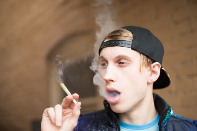 大麻の合法成分、CBDの向精神作用を精神科医が本気で分析してみた！